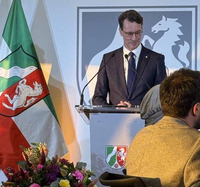 Ein Foto von der Staatskanzlei Düsseldorf durch Ministerpräsident Hendrik Wüst.